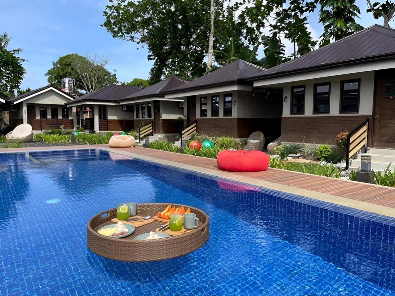 Brunch at Pool